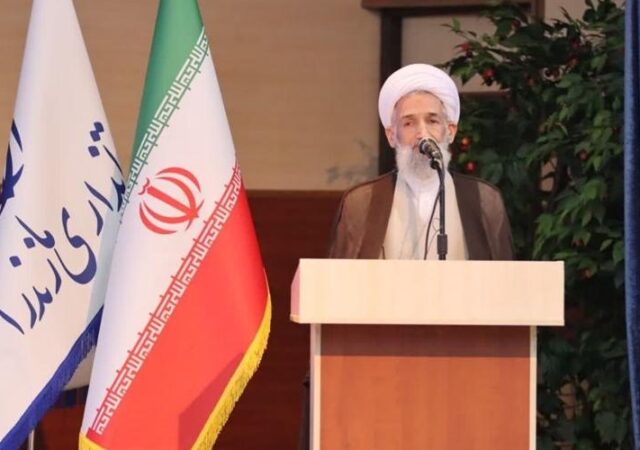 از مسئولان نظام می‌خواهیم موضوع فضای مجازی و اینترنت ملی را با جدیت پیگیری کنند