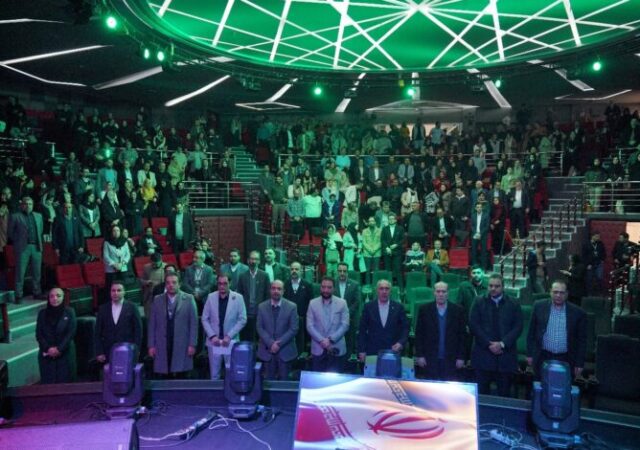 مبین‌نت ۱۶ سالگی خود را جشن گرفت
