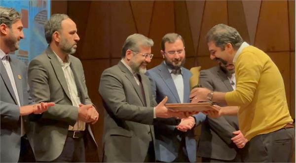 نخستین همایش قند پارسی با محوریت پاسداشت زبان فارسی در تبلیغات برگزار شد/ برگزیدگان همایش قند پارسی تقدیر شدند