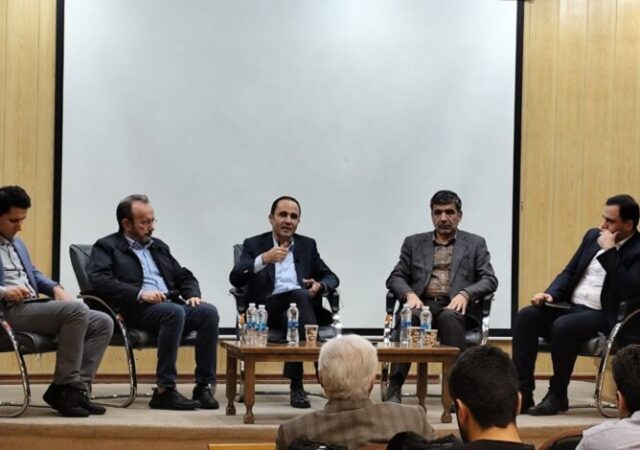 نشست «بازاریابی و استراتژی کسب‌وکار؛ دو هم‌پیمان جدایی‌ناپذیر برای موفقیت» برگزار شد