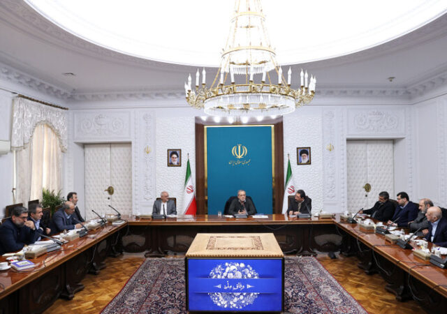 پزشکیان: موانع تولید و صنعت را با حضور فعال تولیدکنندگان برطرف می‌کنیم