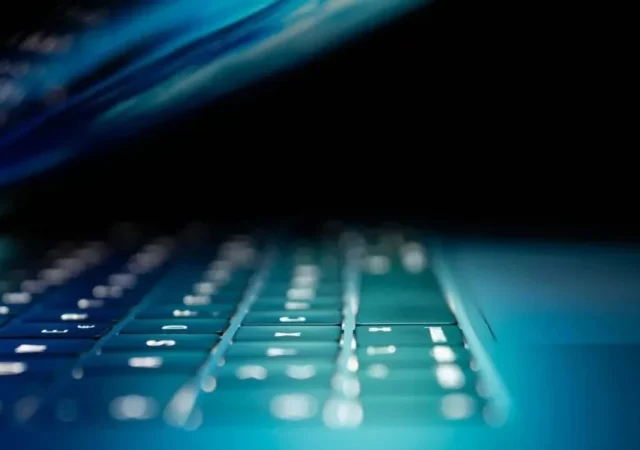 مدل زبانی جدید اپل می‌تواند با سرعتی خیره‌کننده متون طولانی تولید کند