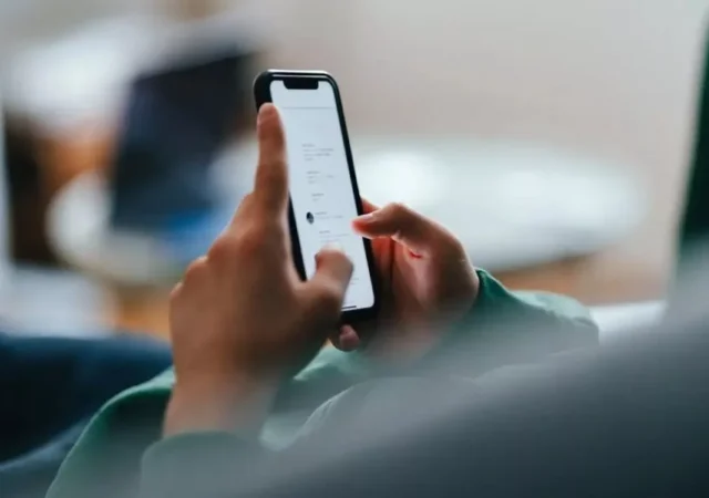 هشدار دانشمندان آکسفورد: مشاوره پزشکی با هوش مصنوعی می‌تواند خطرناک باشد