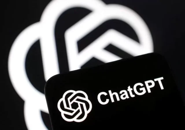 OpenAI: هر هفته یک میلیون کاربر با ChatGPT درباره خودکشی صحبت می‌کنند