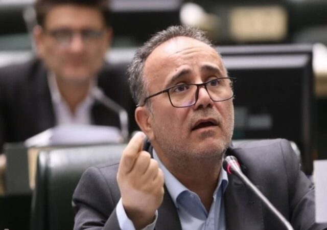 بازسازی فولاد مبارکه و فولاد خوزستان یک ضرورت فوری است / نقش بورس صرفاً جمع‌آوری سرمایه نیست